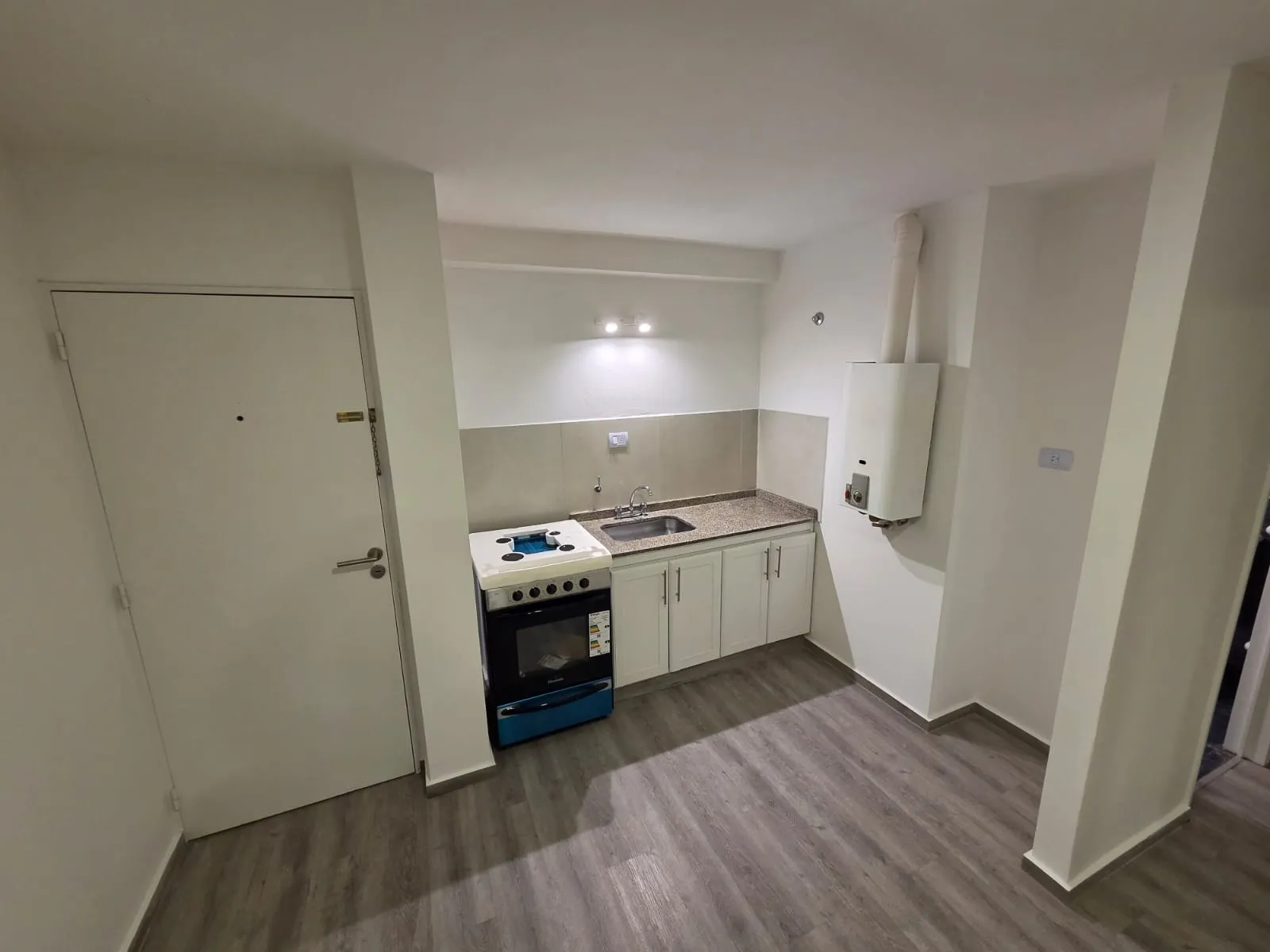 Se alquila excelente departamento 1 dormitorio Colon 250 zona centro