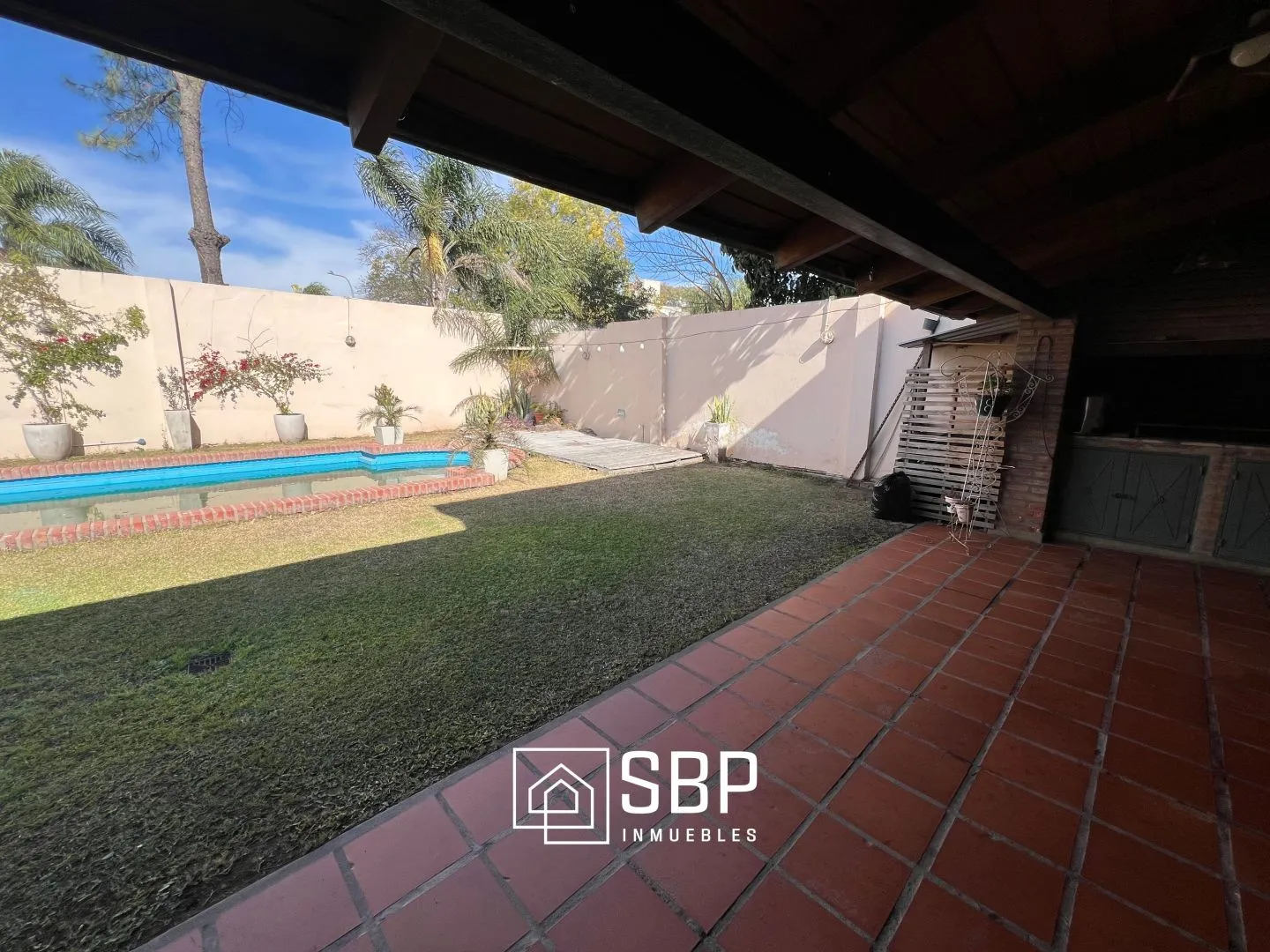 Alquilo Casa en URCA | 3 Dorm | Escritorio | Pileta