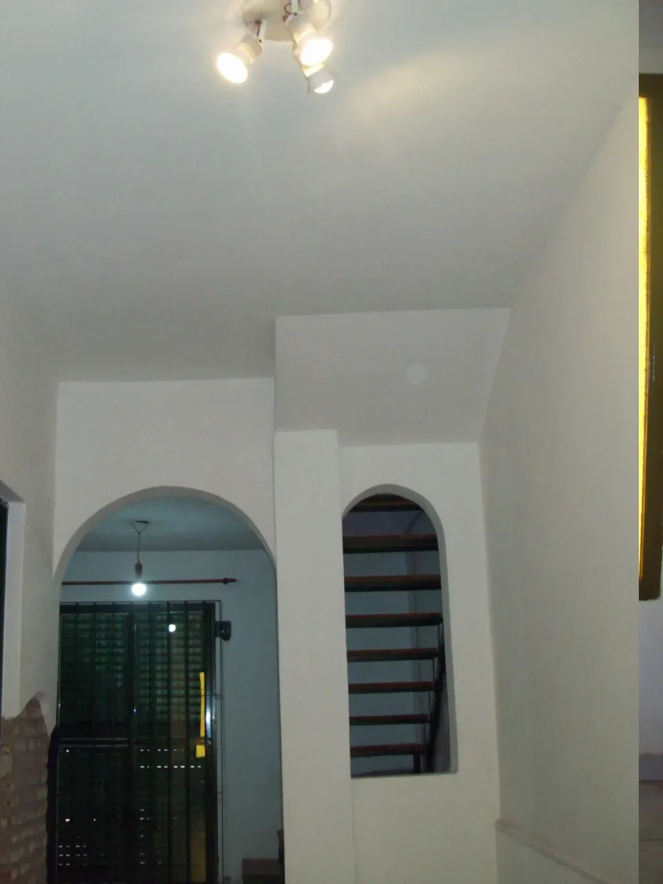 ALQUILO LOMAS DE SAN MARTIN DUPLEX 2 DORMITORIOS – 2 BAÑOS