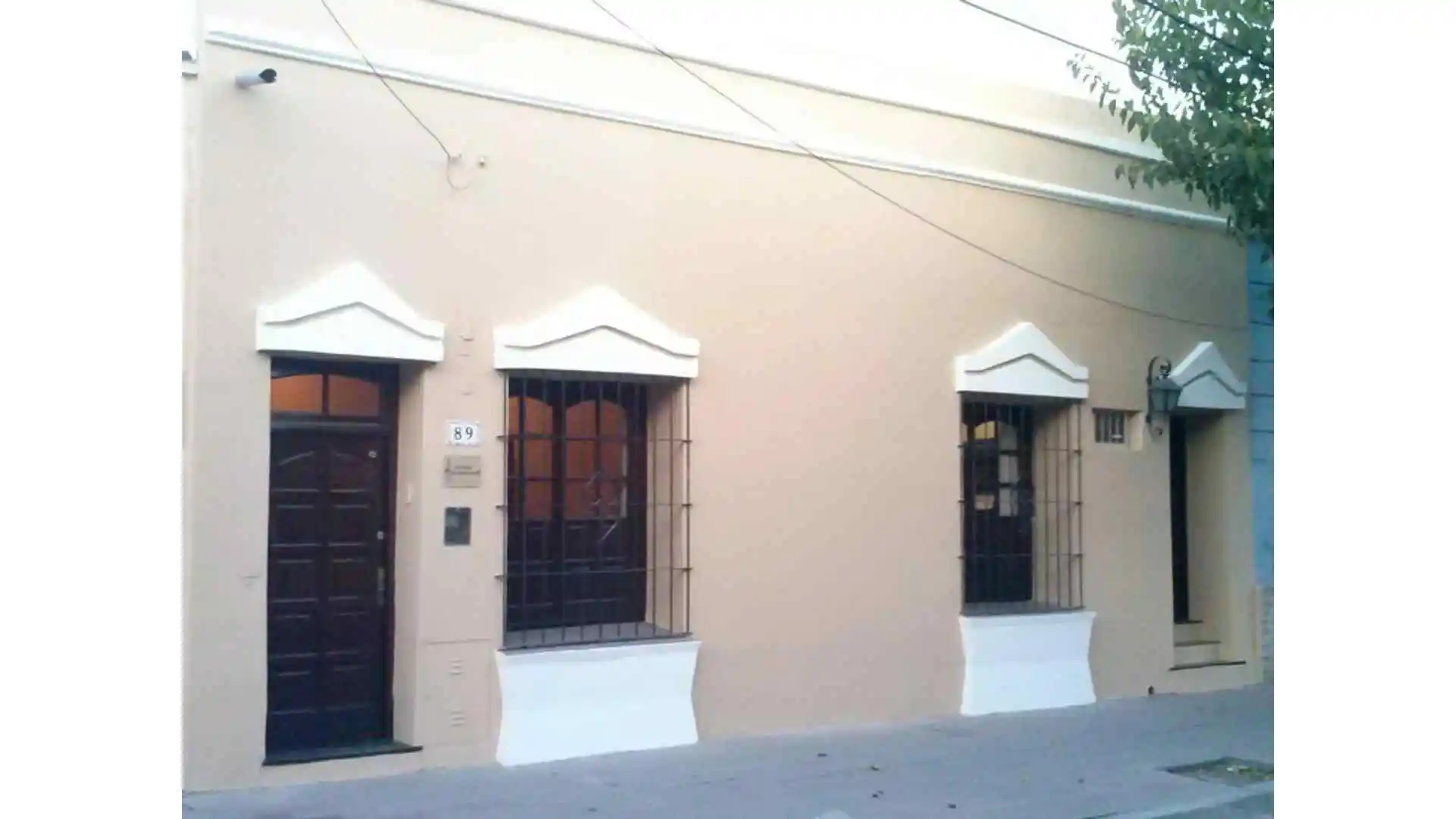 Oficina calle Lavalle al 100