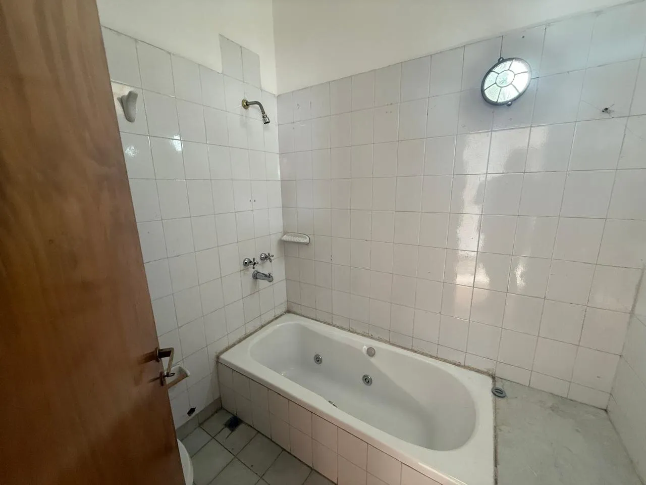 Casa en venta en Alto Alberdi – 3 dormitorios, cochera y terraza