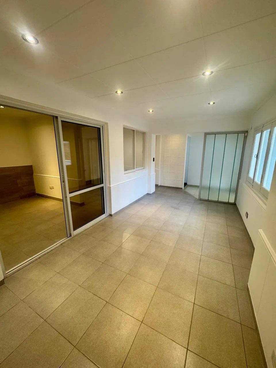 ALQUILER OFICINAS/MULTIESPACIO $990.000 ALTO ALBERDI