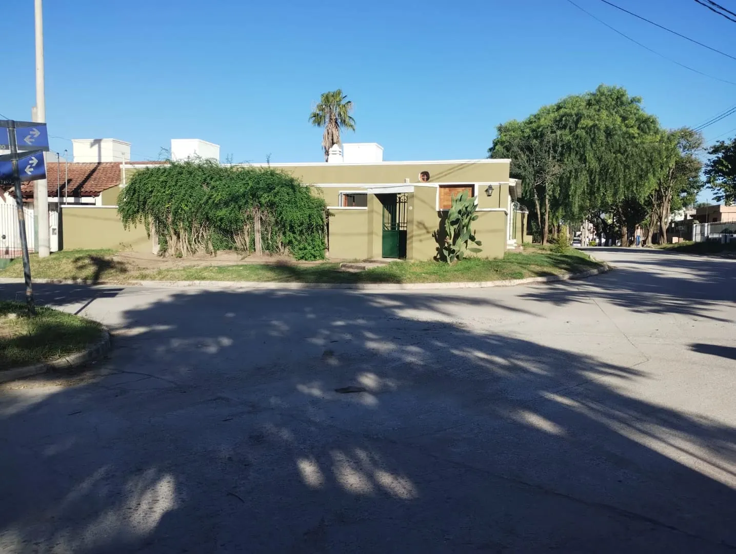 CASA VENTA ARGUELLO- A 100 MTRS HERIBERTO MARTINEZ