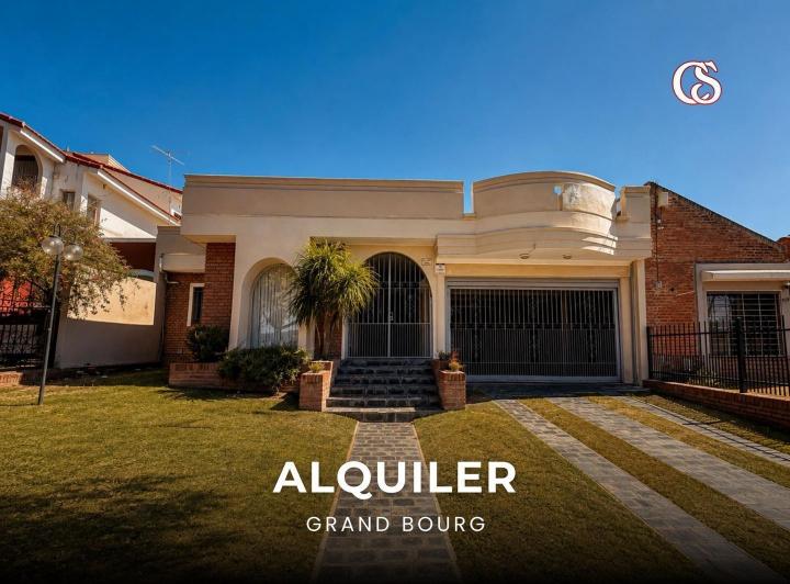 Casa · 300m² · 5 Ambientes · 6 Cocheras