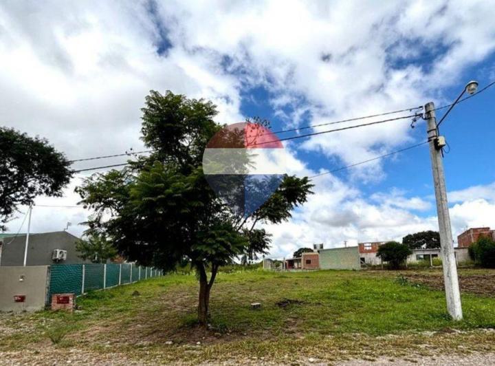 Terreno · 912m²
