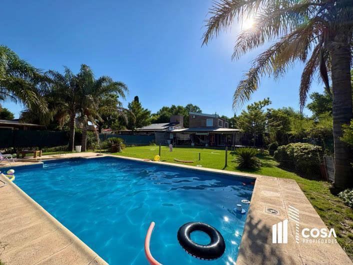 Casa · 179m² · 4 Ambientes · 2 Cocheras