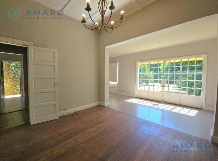 Casa · 126m² · 5 Ambientes · 1 Cochera
