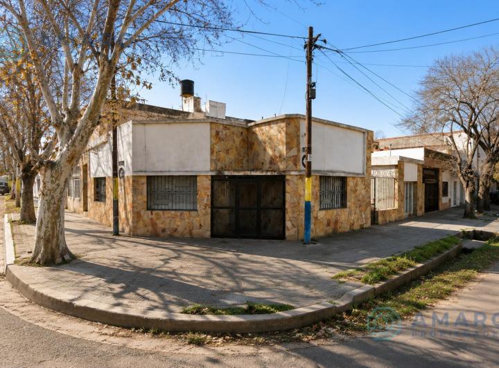 Casa · 95m² · 3 Ambientes · 1 Cochera