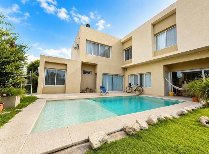 Casa · 210m² · 5 Ambientes