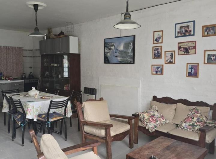 Casa · 94m² · 4 Ambientes · 2 Cocheras