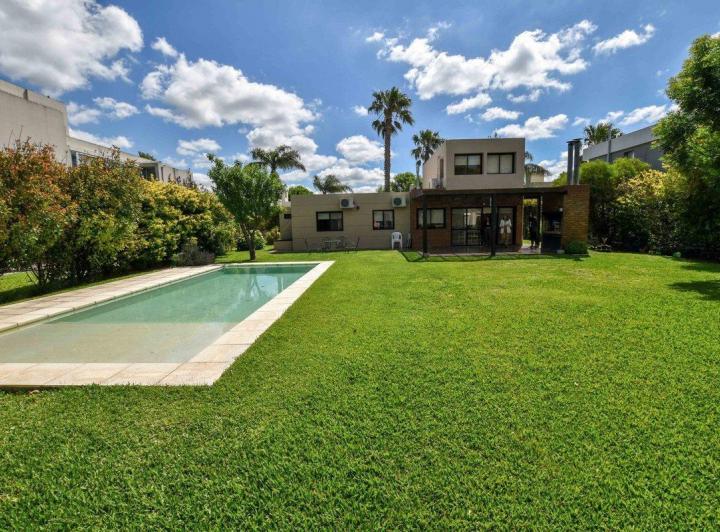 Casa · 114m² · 4 Ambientes · 1 Cochera