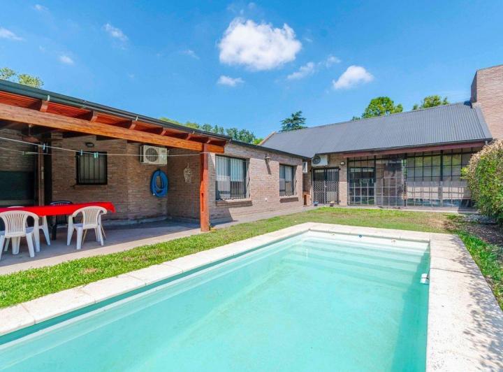 Casa · 194m² · 4 Ambientes · 1 Cochera