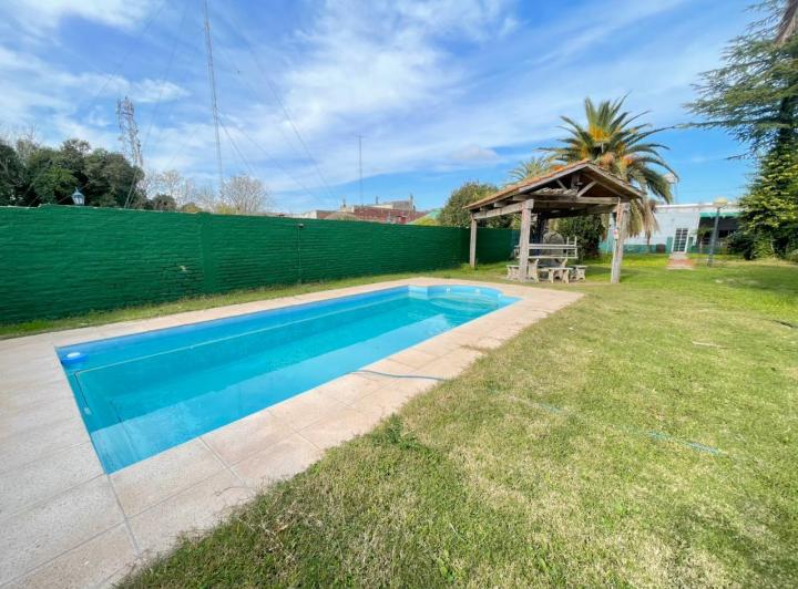 Casa · 300m² · 5 Ambientes
