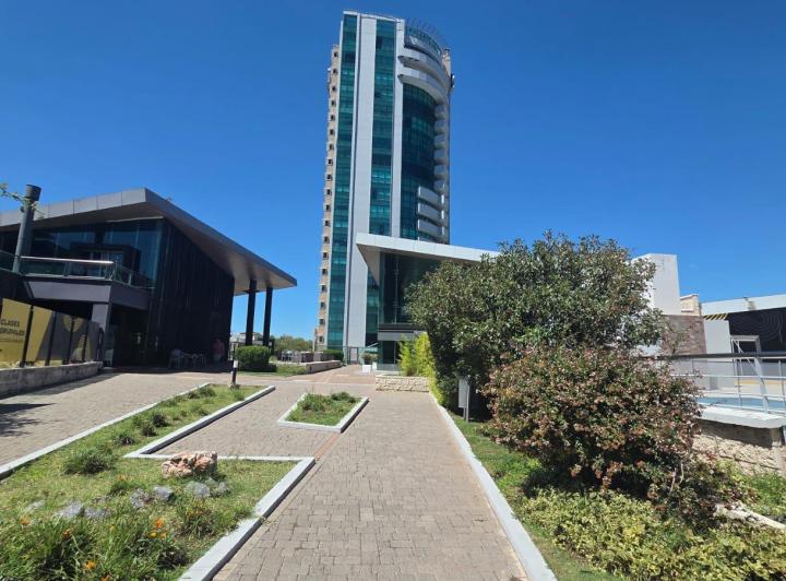 Departamento · 95m² · 6 Ambientes · 1 Cochera