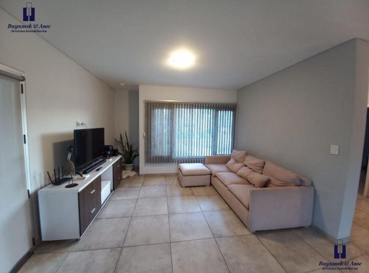 Casa · 217m² · 5 Ambientes · 1 Cochera