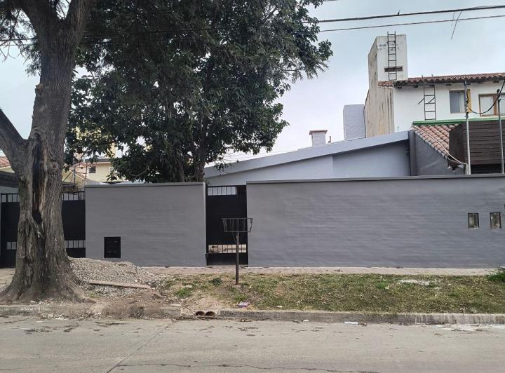 Casa · 240m² · 10 Ambientes · 3 Cocheras