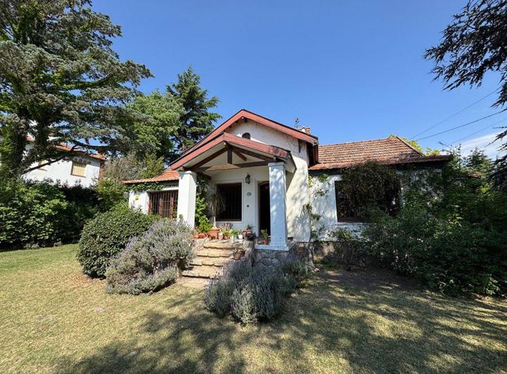 Casa · 250m² · 1 Ambiente · 1 Cochera