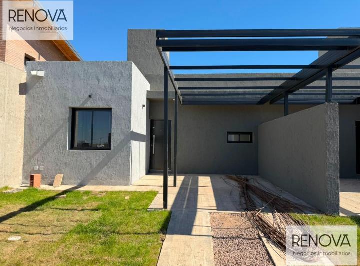 Casa · 72m² · 4 Ambientes · 1 Cochera