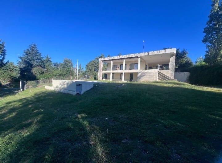 Casa · 238m² · 2 Dormitorios · 2 Cocheras