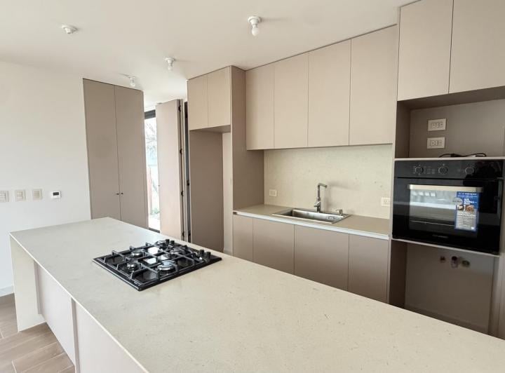 Casa · 203m² · 6 Ambientes · 2 Cocheras