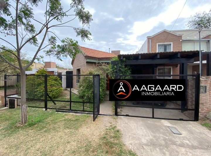 Casa · 100m² · 3 Ambientes · 1 Cochera
