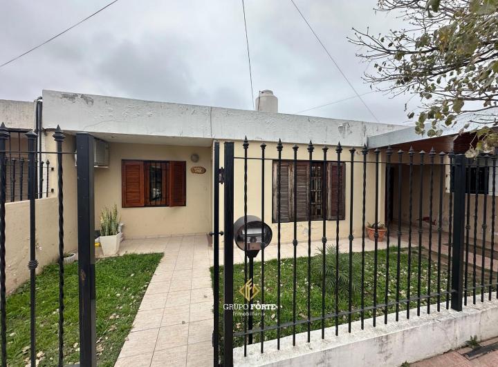 Casa · 160m² · 4 Ambientes · 2 Cocheras