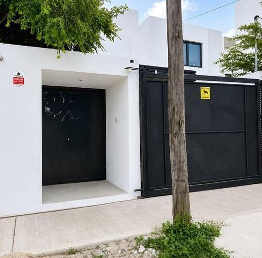 Casa · 84m² · 3 Ambientes · 2 Cocheras
