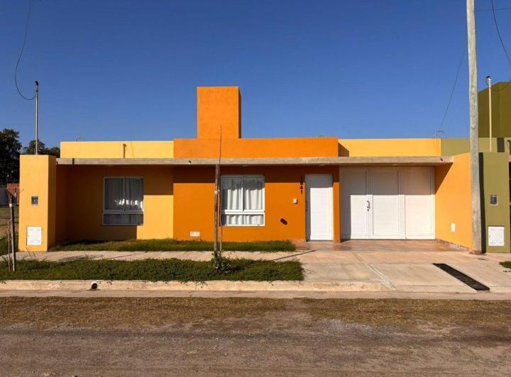 Casa · 93m² · 4 Ambientes · 1 Cochera