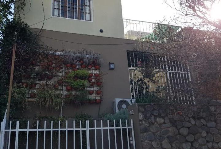 Casa · 218m² · 6 Ambientes