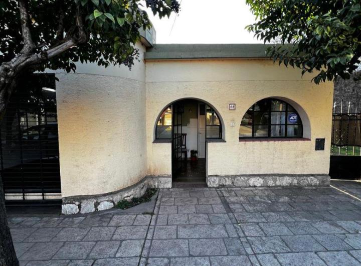 Casa · 190m² · 3 Ambientes · 1 Cochera