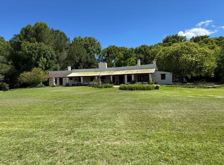 Casa · 325m² · 8 Ambientes · 1 Cochera