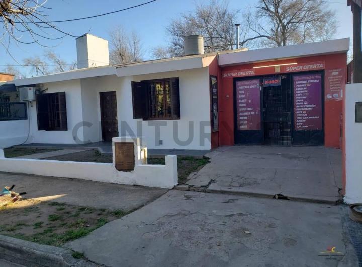 Casa · 90m² · 6 Ambientes · 2 Cocheras