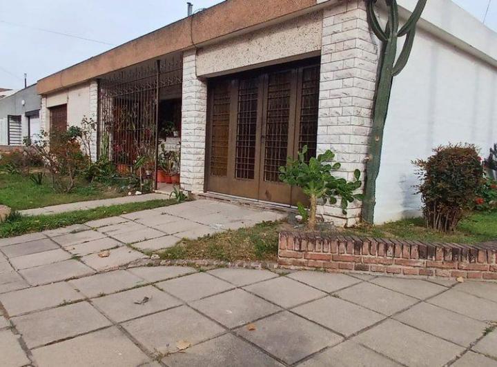 Casa · 168m² · 7 Ambientes · 2 Cocheras