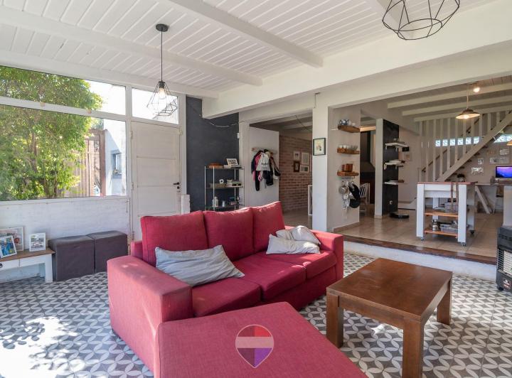 Casa · 205m² · 6 Ambientes · 2 Cocheras