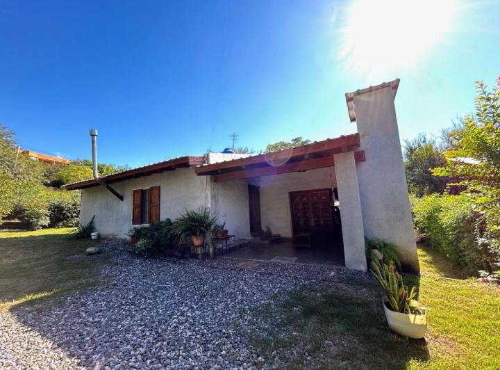 Casa · 300m² · 4 Ambientes · 2 Cocheras