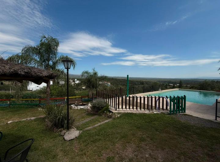 Casa · 190m² · 8 Ambientes · 4 Cocheras