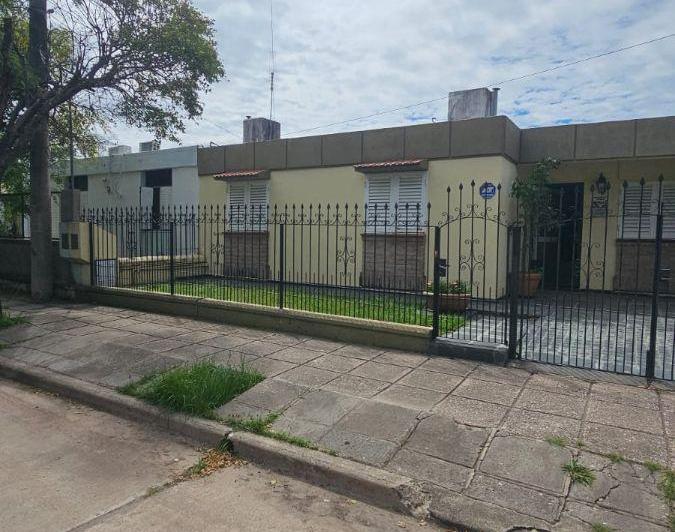 Casa · 154m² · 4 Ambientes · 1 Cochera