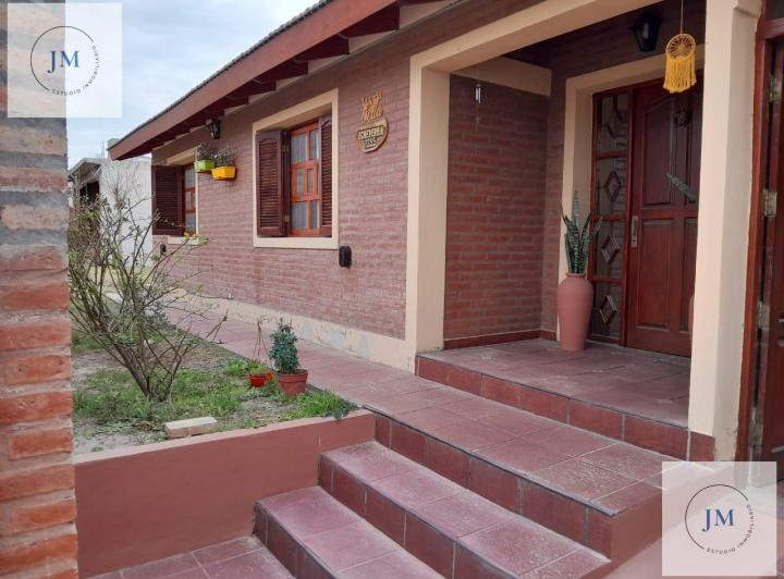 Casa · 600m² · 4 Ambientes · 2 Cocheras