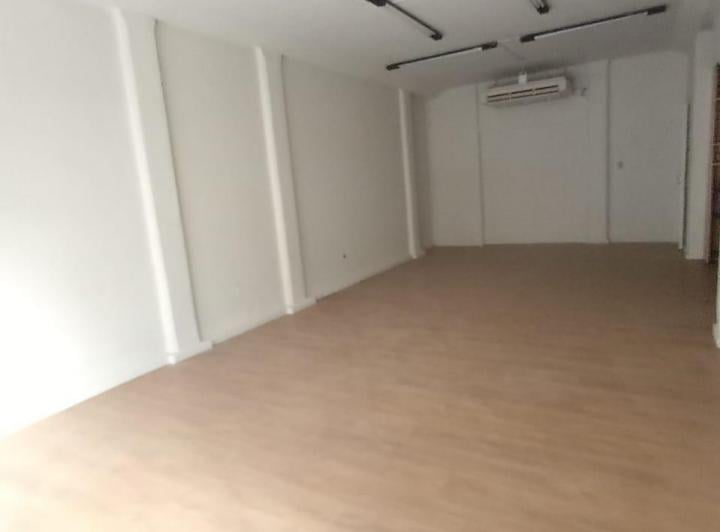 Local comercial · 80m² · 3 Ambientes