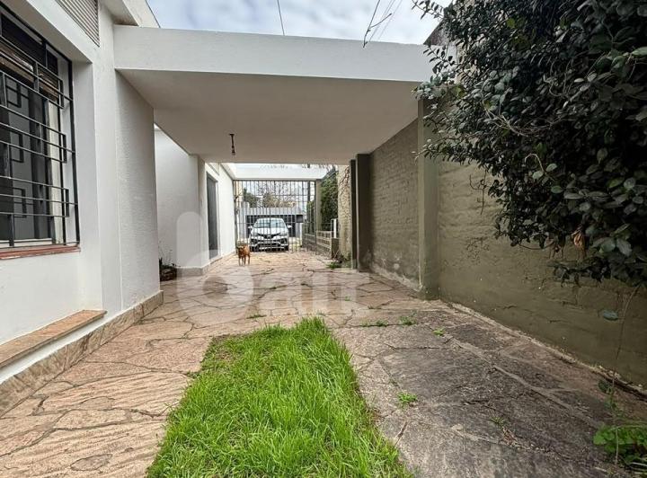 Local comercial · 200m² · 9 Ambientes · 5 Cocheras