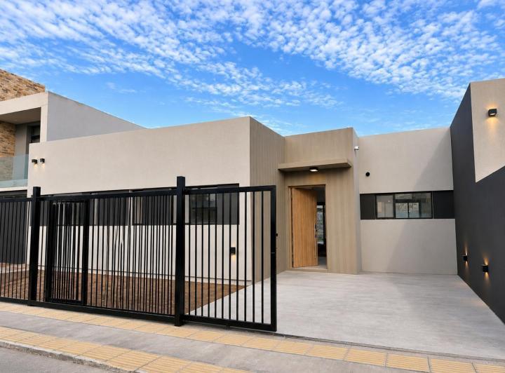 Casa · 135m² · 4 Ambientes · 1 Cochera