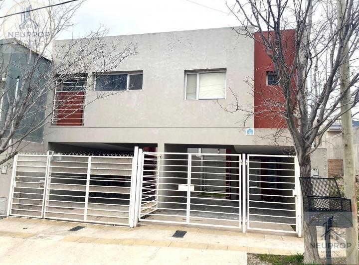 Casa · 160m² · 4 Ambientes · 1 Cochera
