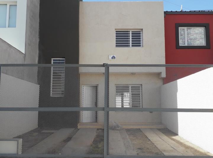 Casa · 85m² · 2 Dormitorios · 2 Cocheras
