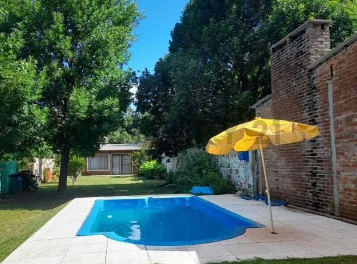 Casa · 75m² · 3 Ambientes · 2 Cocheras