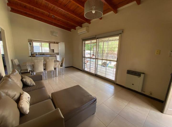 Casa · 100m² · 3 Ambientes · 1 Cochera