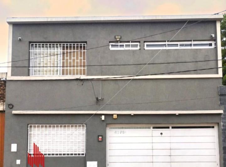 Casa · 254m² · 4 Dormitorios · 6 Cocheras