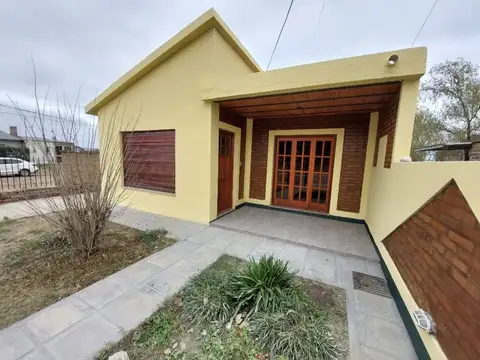 Casa en Venta en Eduardo Castex, Conhelo