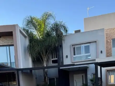 Casa en Venta en Countries y Barrios Cerrados en Cordoba Capital, Capital