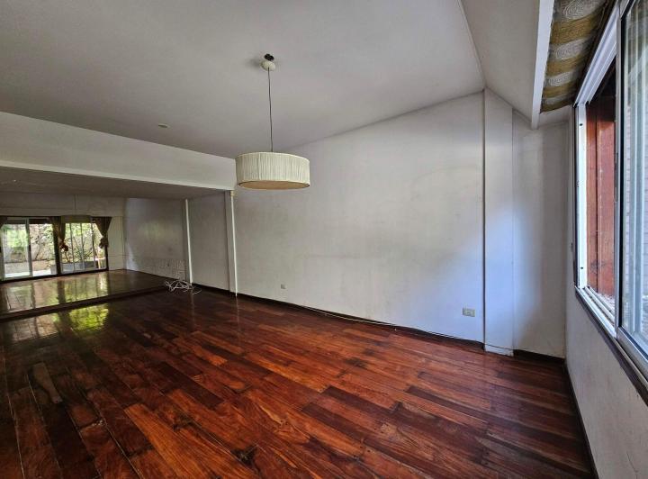 Casa · 313m² · 5 Ambientes · 4 Cocheras
