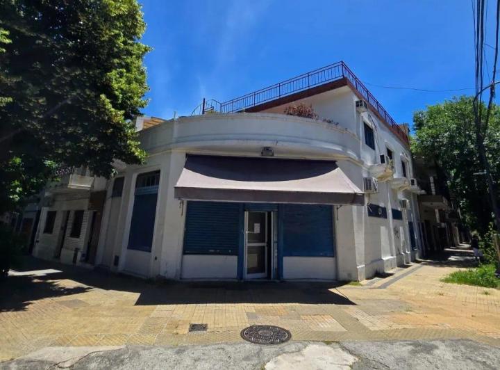 Casa · 244m² · 8 Ambientes